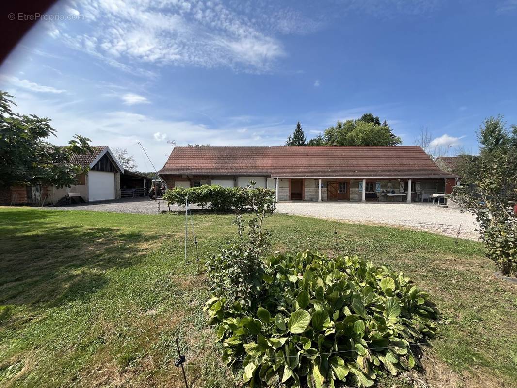 Maison à SAINT-GERMAIN-DU-BOIS