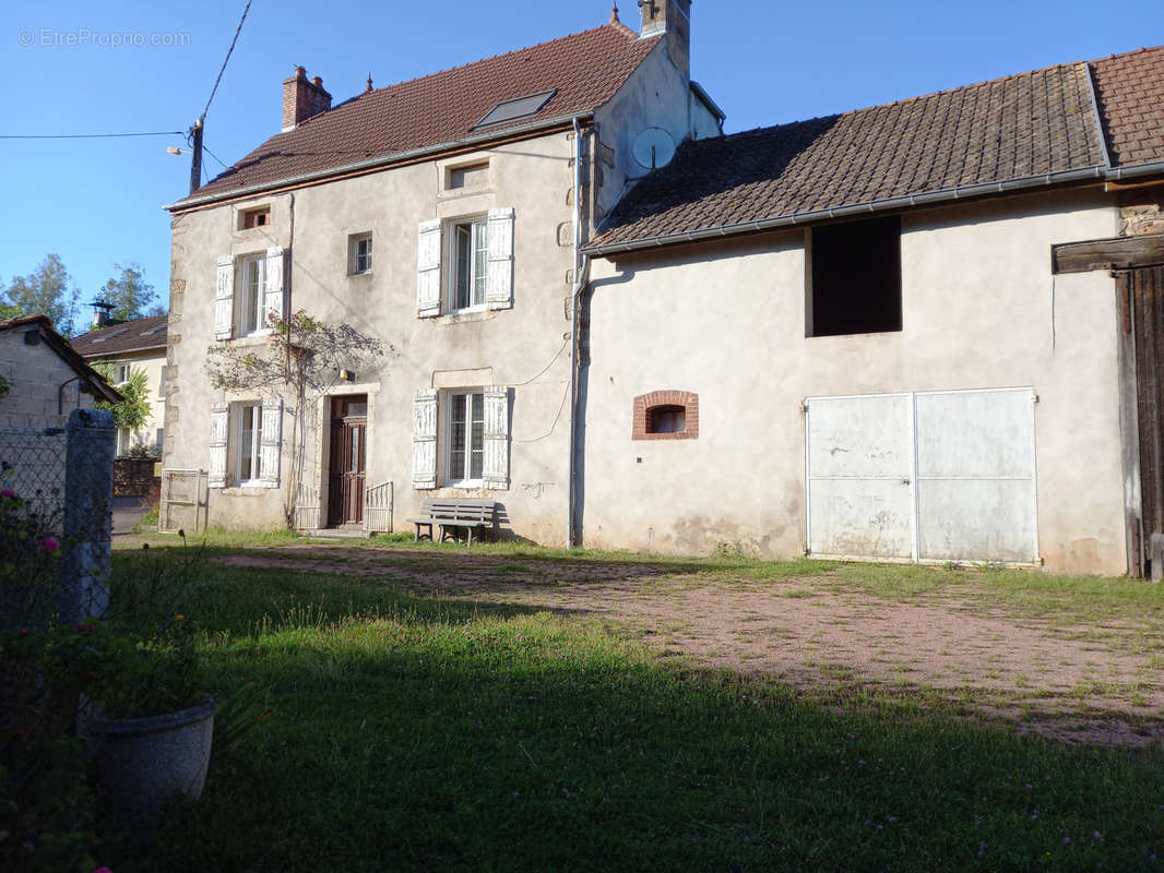 Maison à ARNAY-LE-DUC