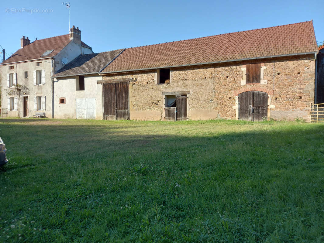 Maison à ARNAY-LE-DUC