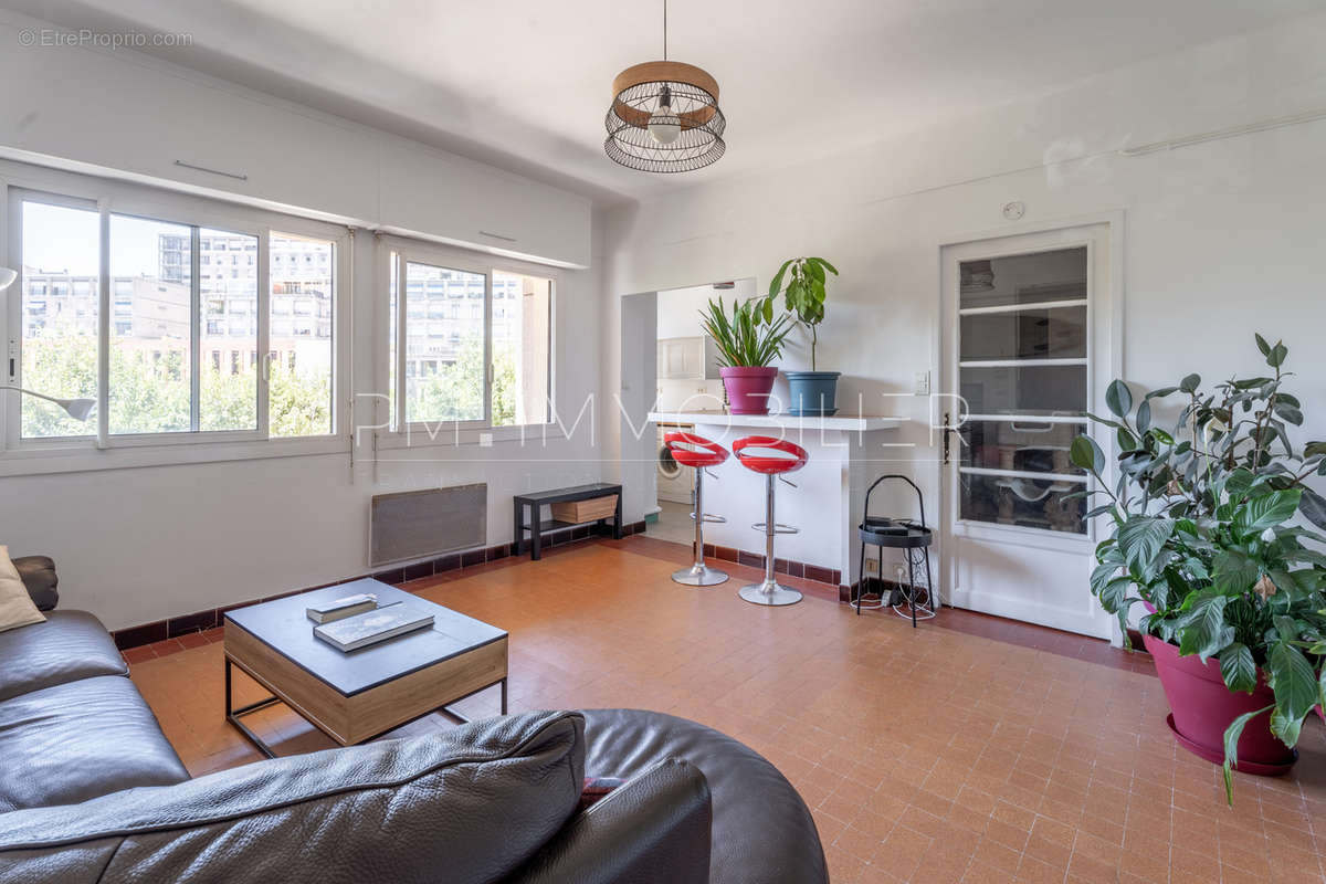 Appartement à MARSEILLE-2E