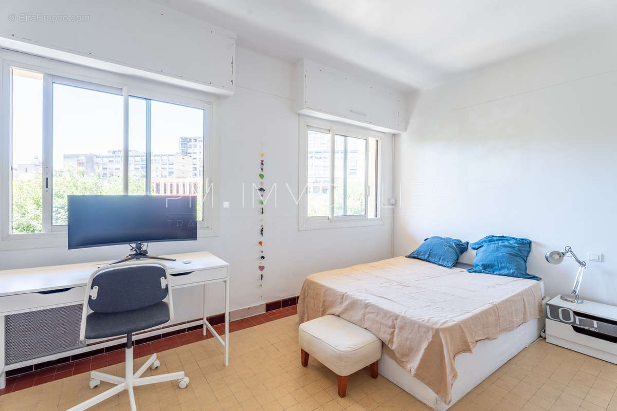 Appartement à MARSEILLE-2E