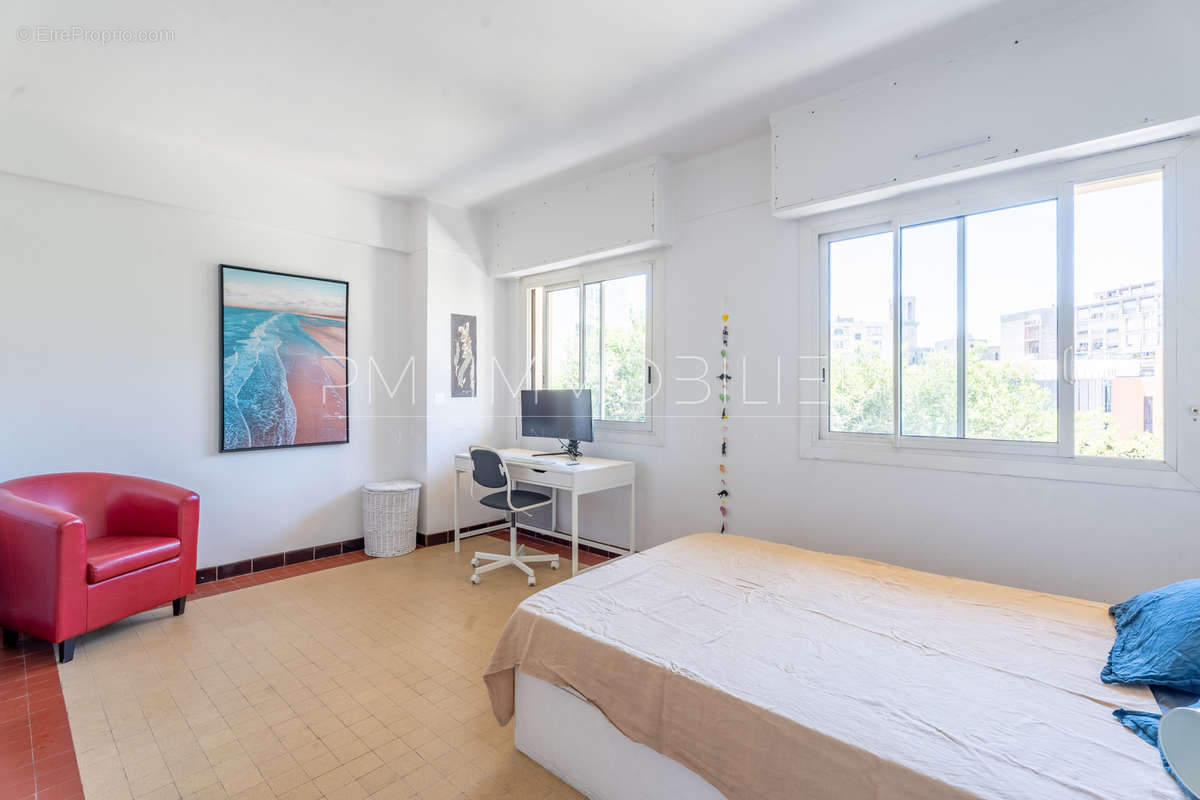 Appartement à MARSEILLE-2E