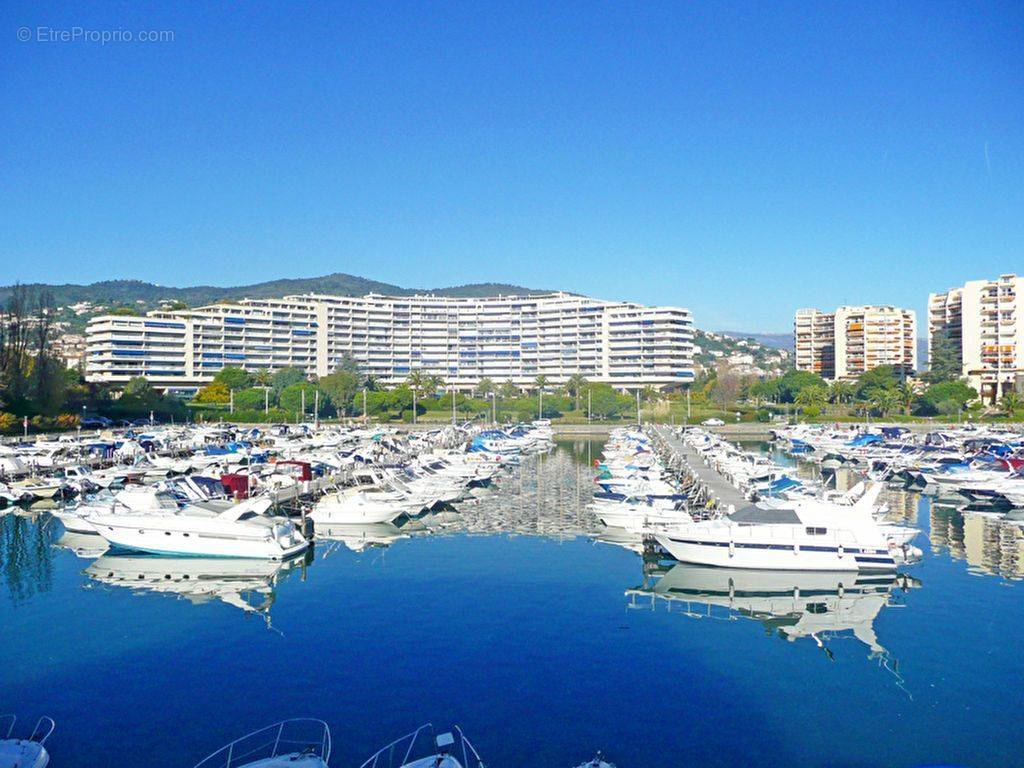 Parking à MANDELIEU-LA-NAPOULE