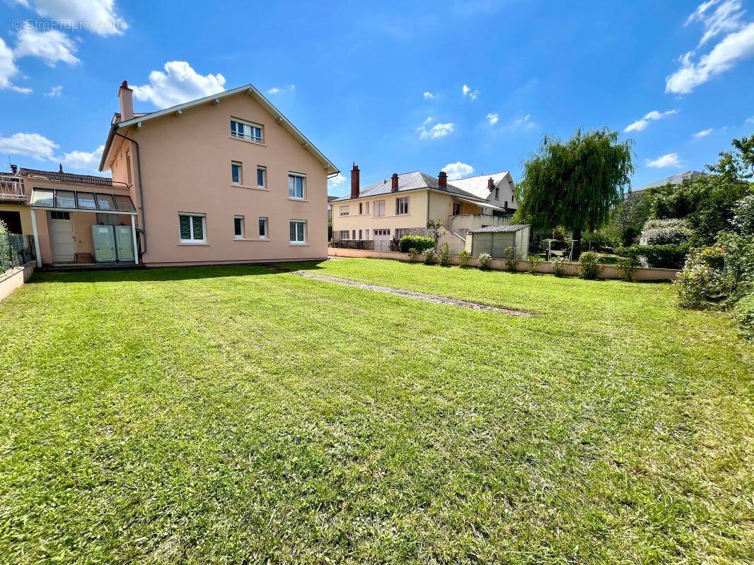 Maison à ONET-LE-CHATEAU