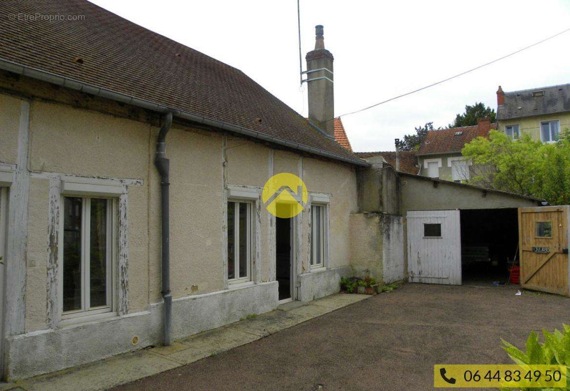 Maison à COSNE-COURS-SUR-LOIRE