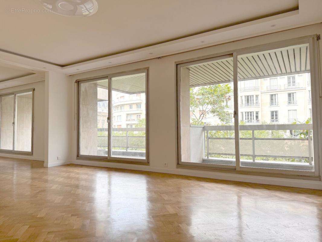 Appartement a louer paris-16e-arrondissement - 5 pièce(s) - 145 m2 - Surfyn