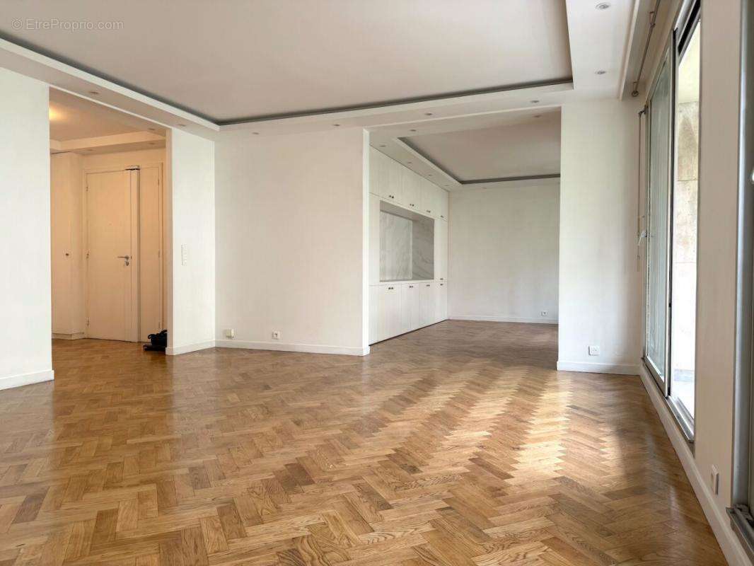Appartement a louer paris-16e-arrondissement - 5 pièce(s) - 145 m2 - Surfyn