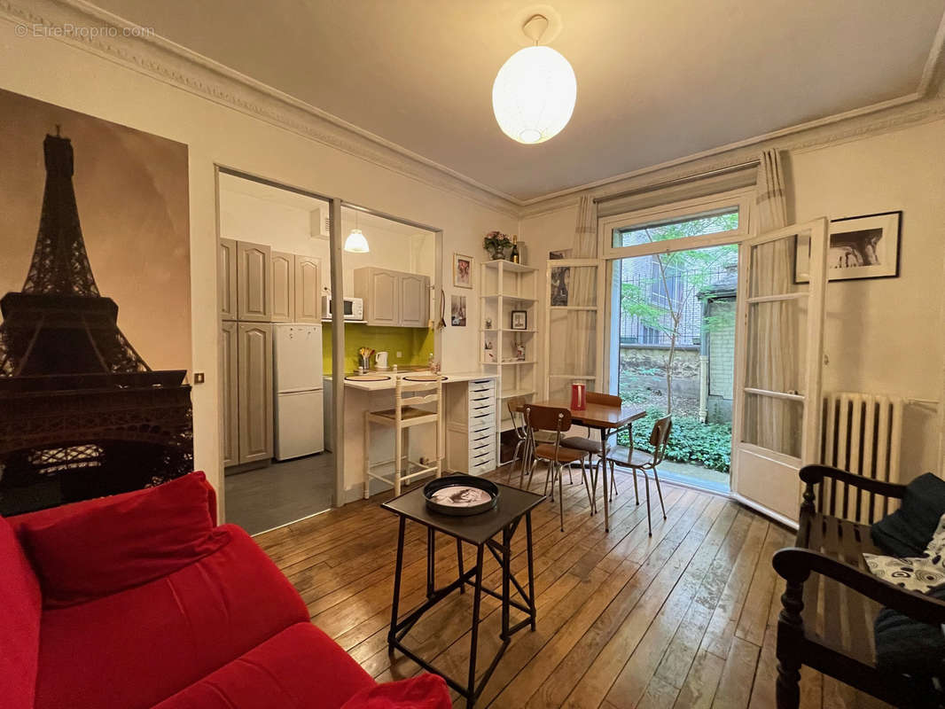 Appartement à PARIS-18E