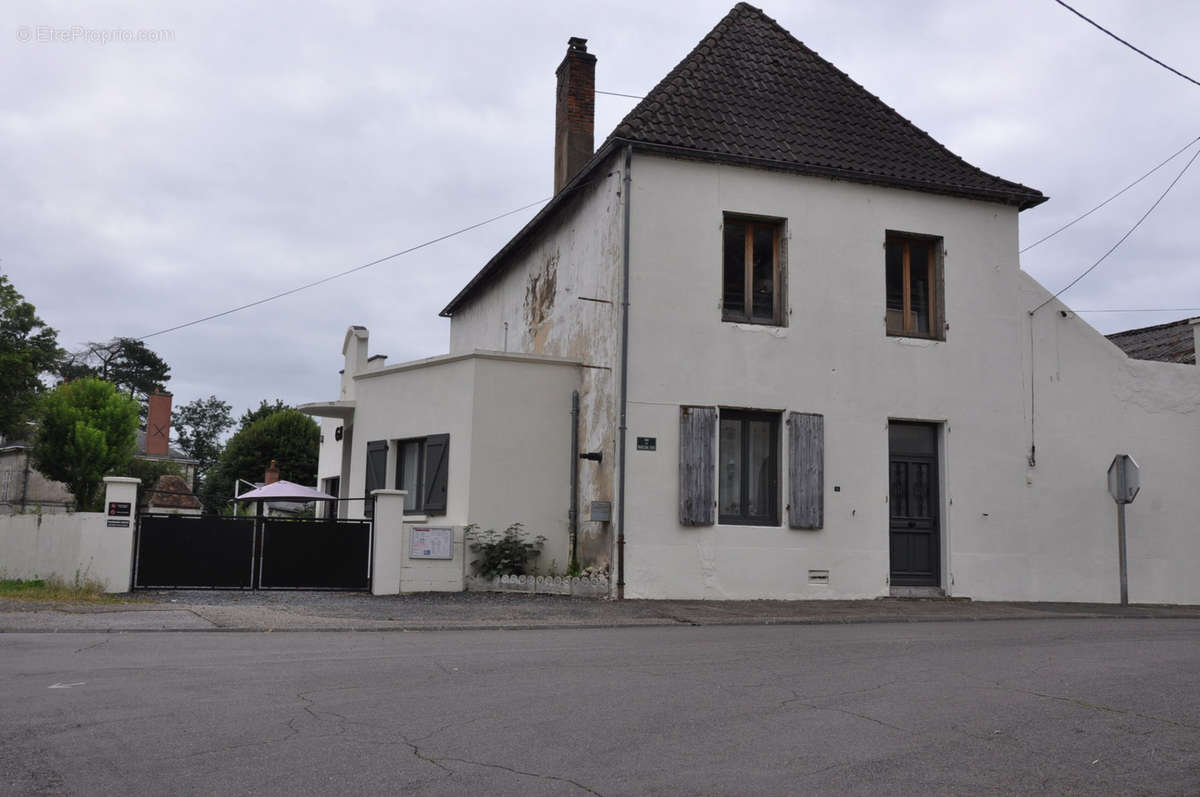 Maison à SAINT-GERAND-LE-PUY