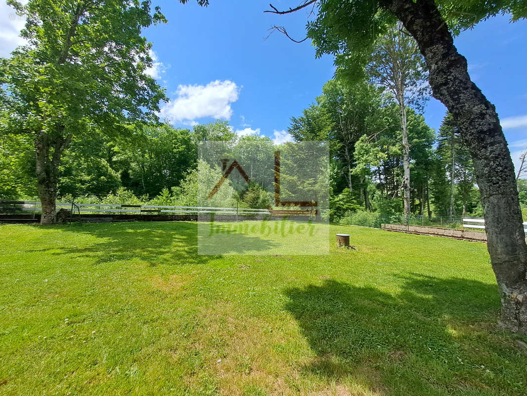 Appartement à LA BASTIDE-PUYLAURENT