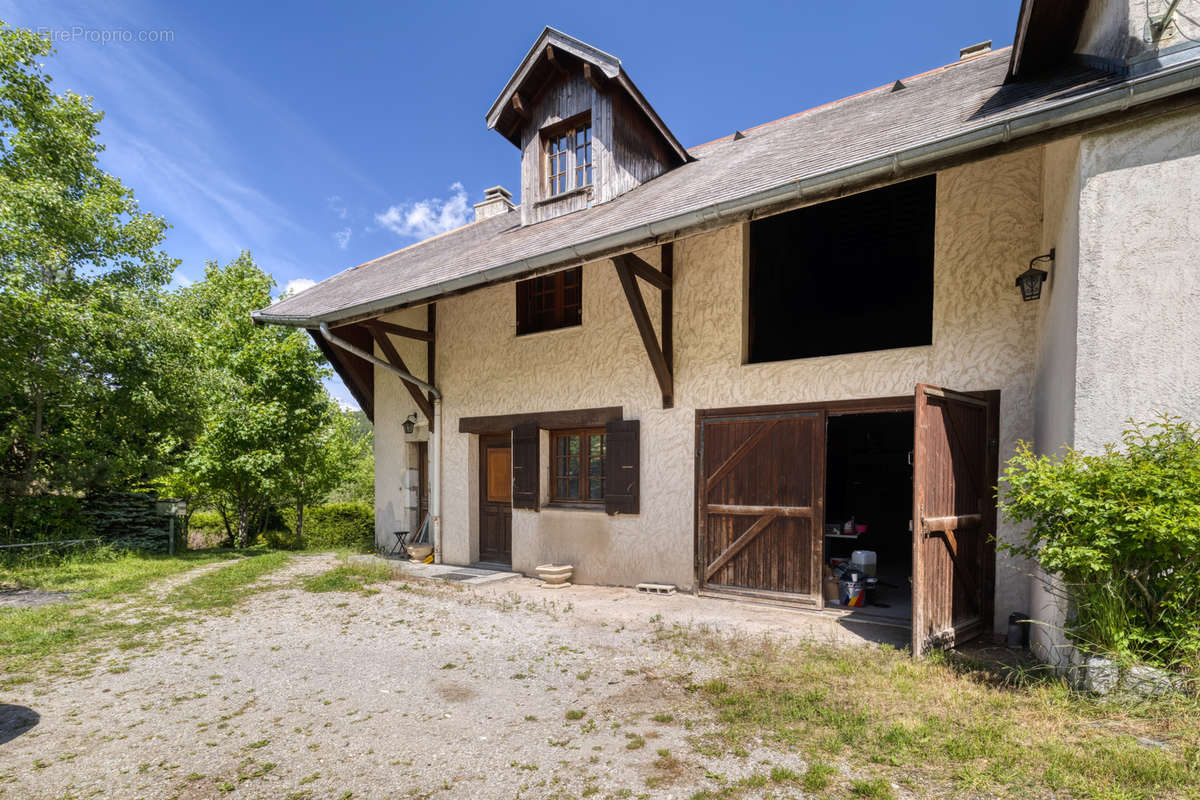 Maison à THORENS-GLIERES