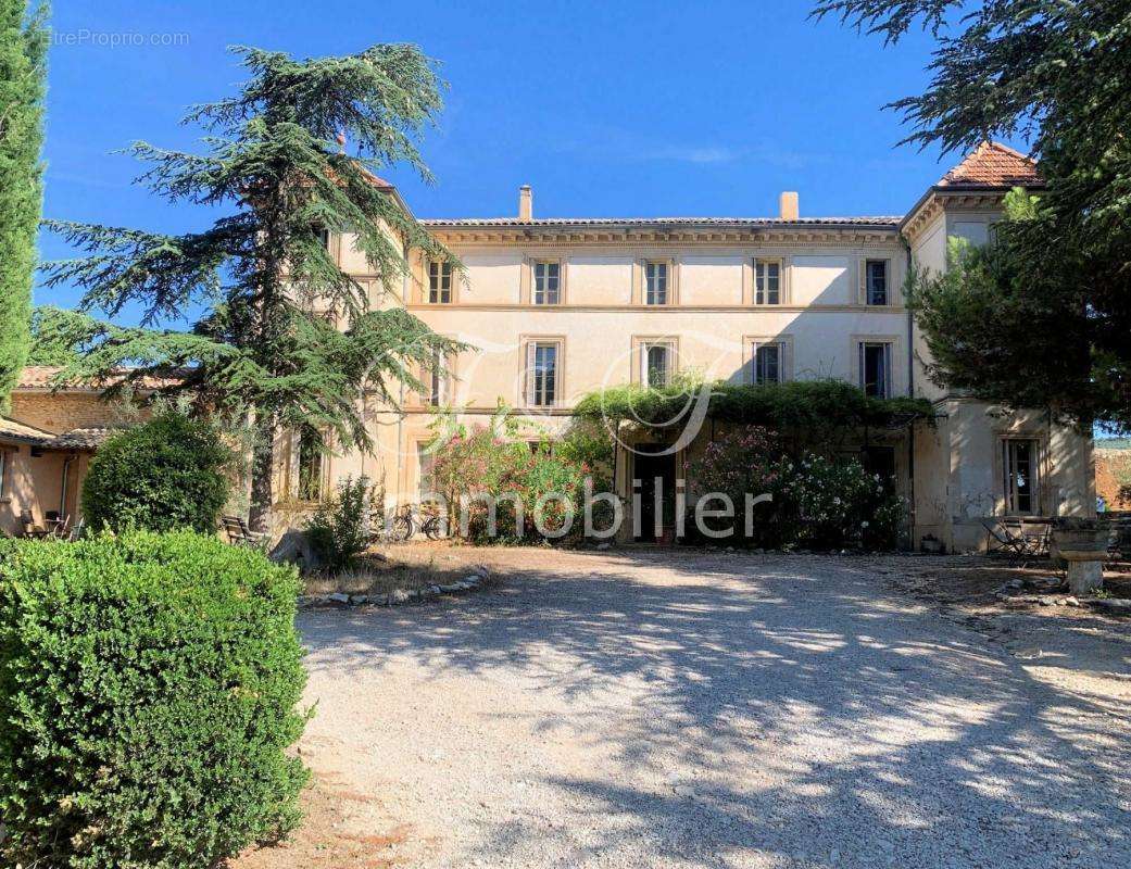 Maison à SAINT-SATURNIN-LES-APT