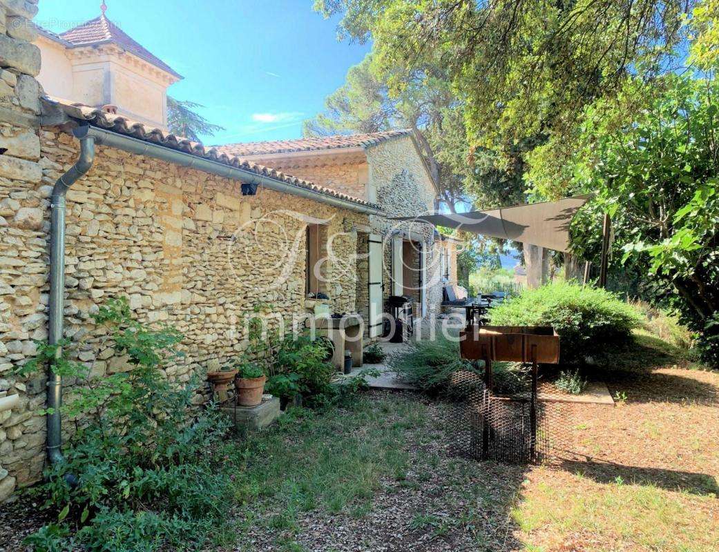 Maison à SAINT-SATURNIN-LES-APT