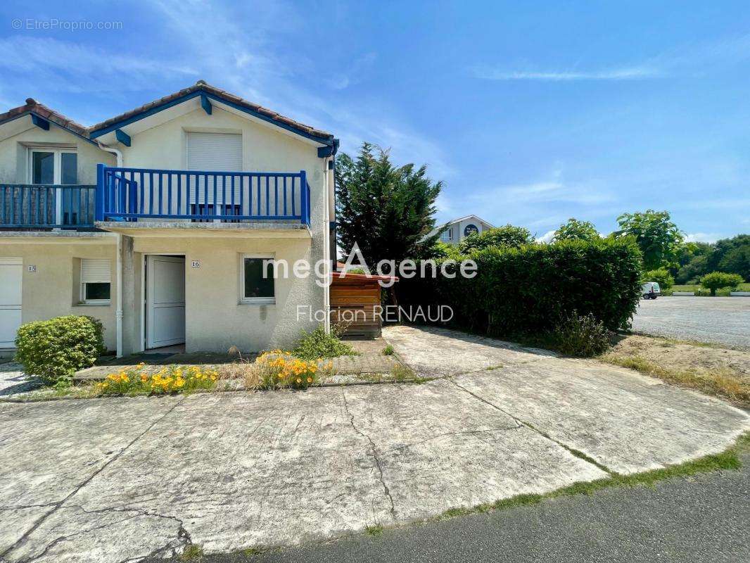 Appartement à SAINT-JULIEN-EN-BORN