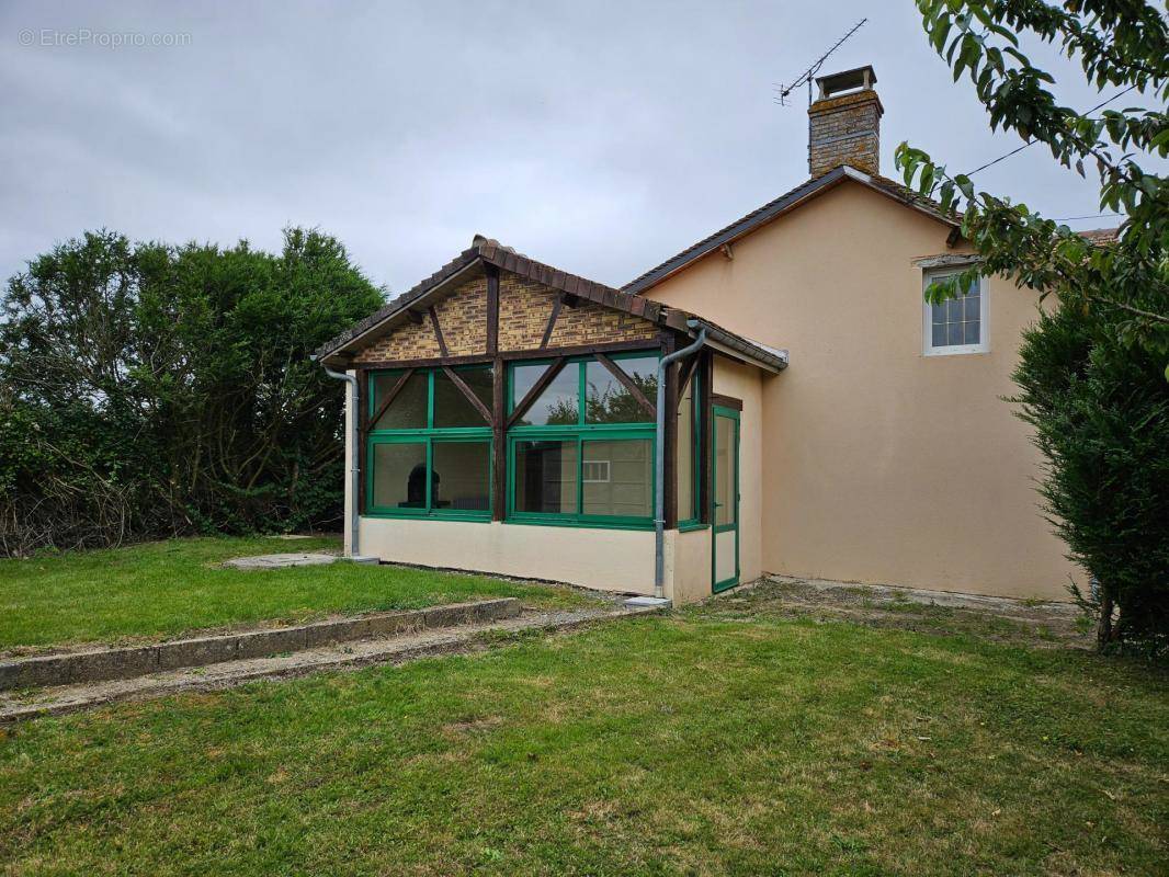 Maison à LA FRESNAYE-SUR-CHEDOUET