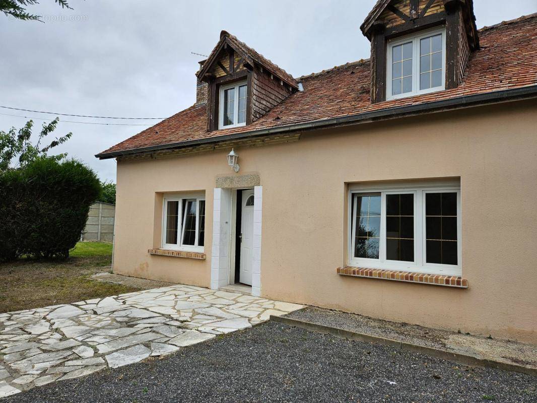 Maison à LA FRESNAYE-SUR-CHEDOUET