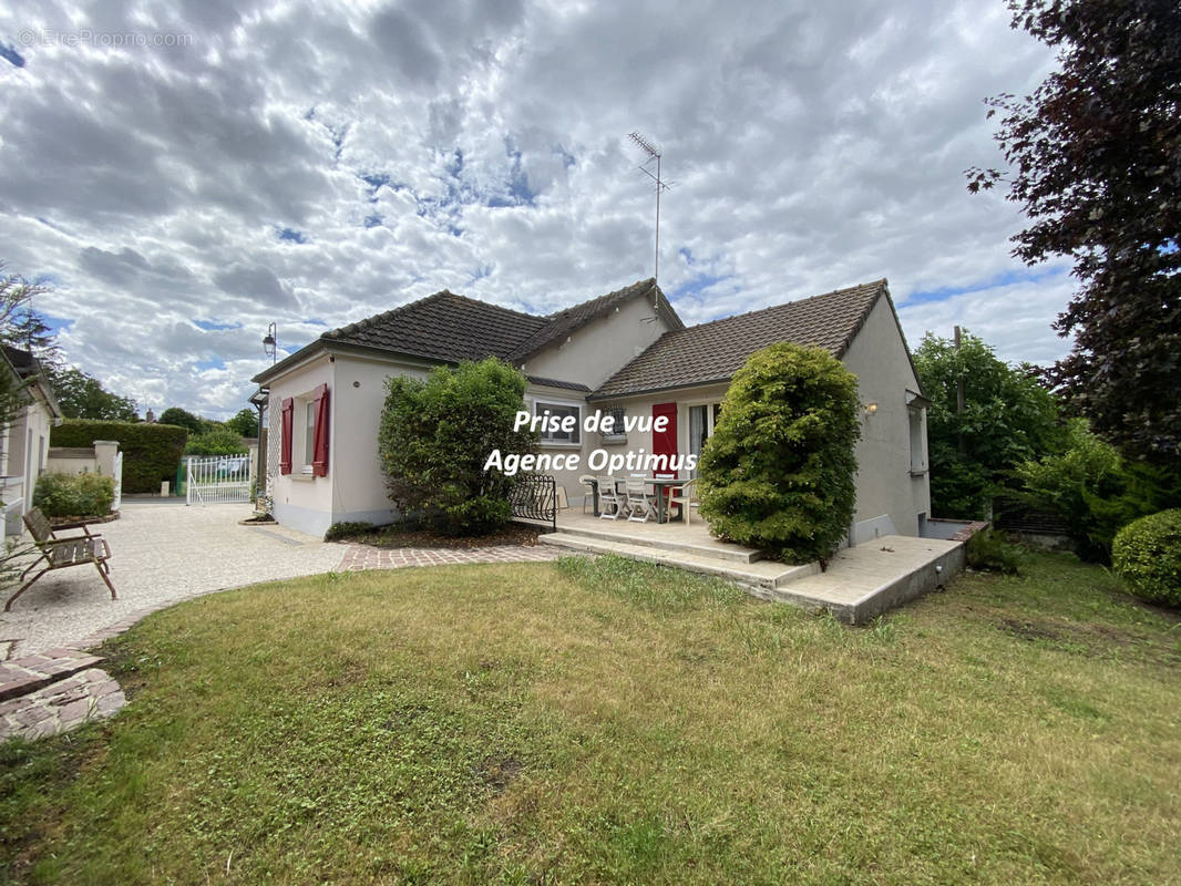 Maison à BAZOCHES-LES-BRAY