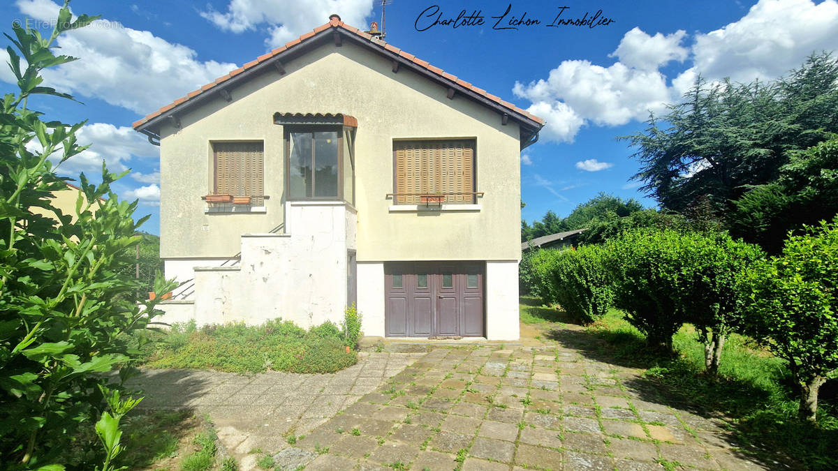 Maison à PERIGNAT-SUR-ALLIER