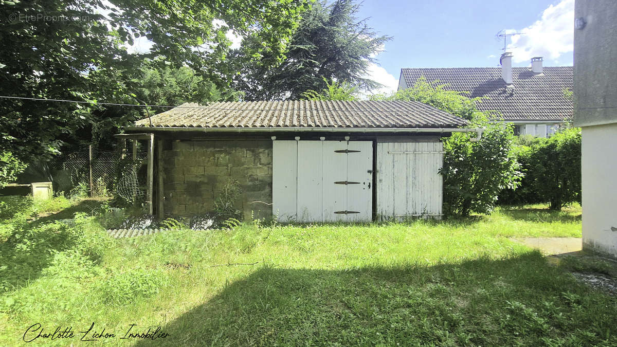 Maison à PERIGNAT-SUR-ALLIER