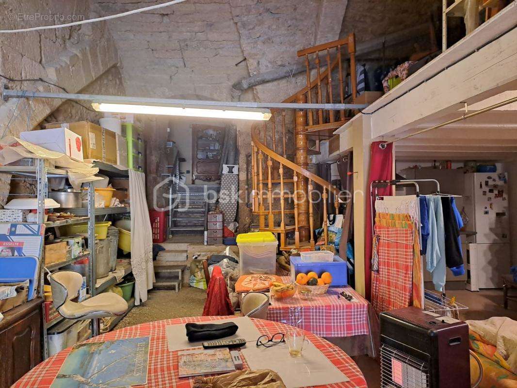 Appartement à POUSSAN