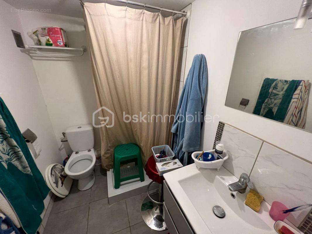 Appartement à POUSSAN