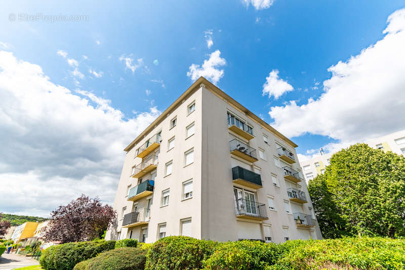 Appartement à CHENOVE