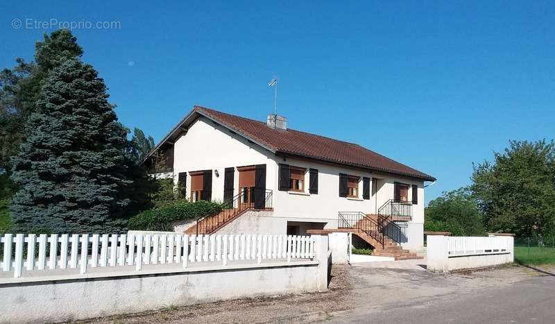 Maison à LAMARCHE-SUR-SAONE