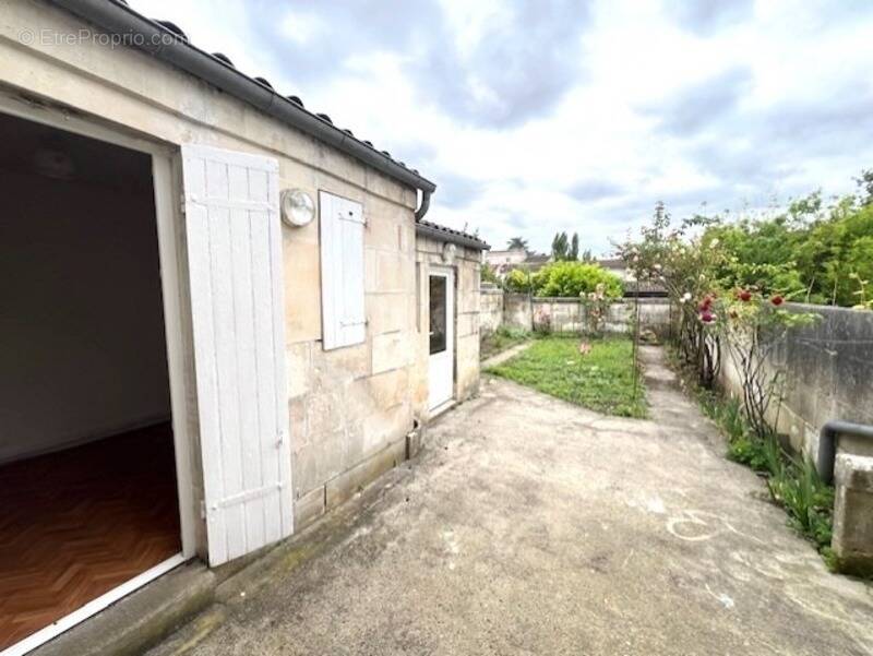 Appartement à SAINTES