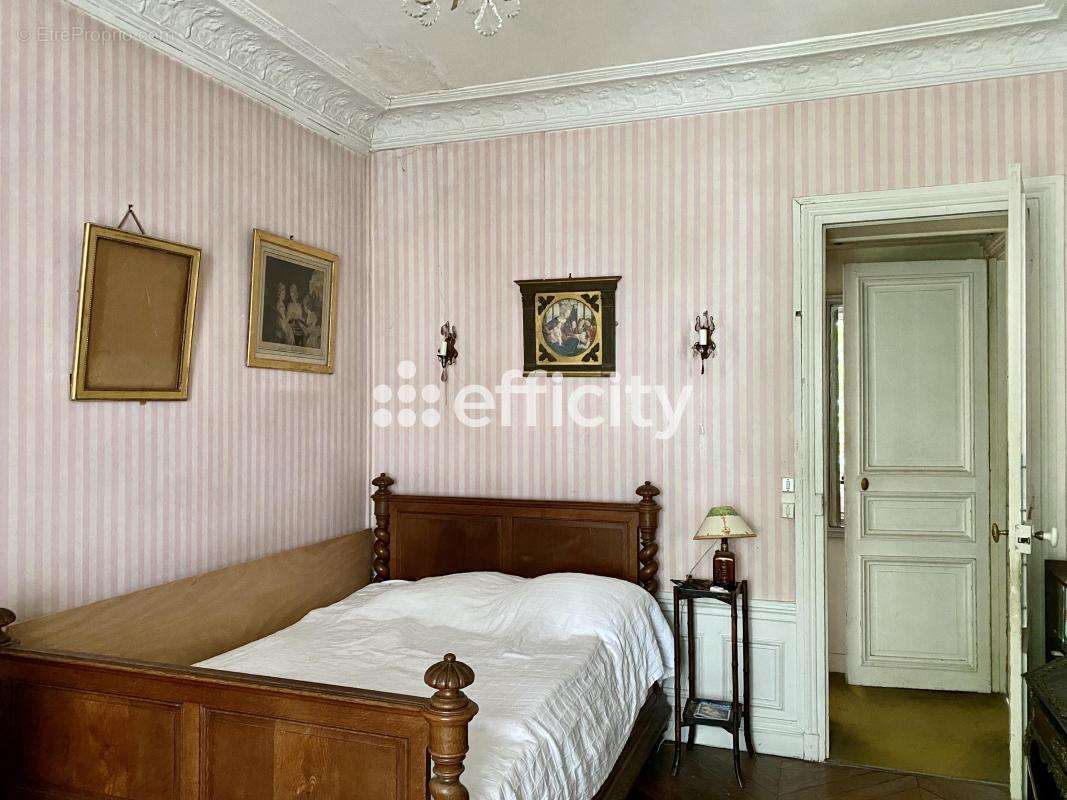 Appartement à PARIS-9E