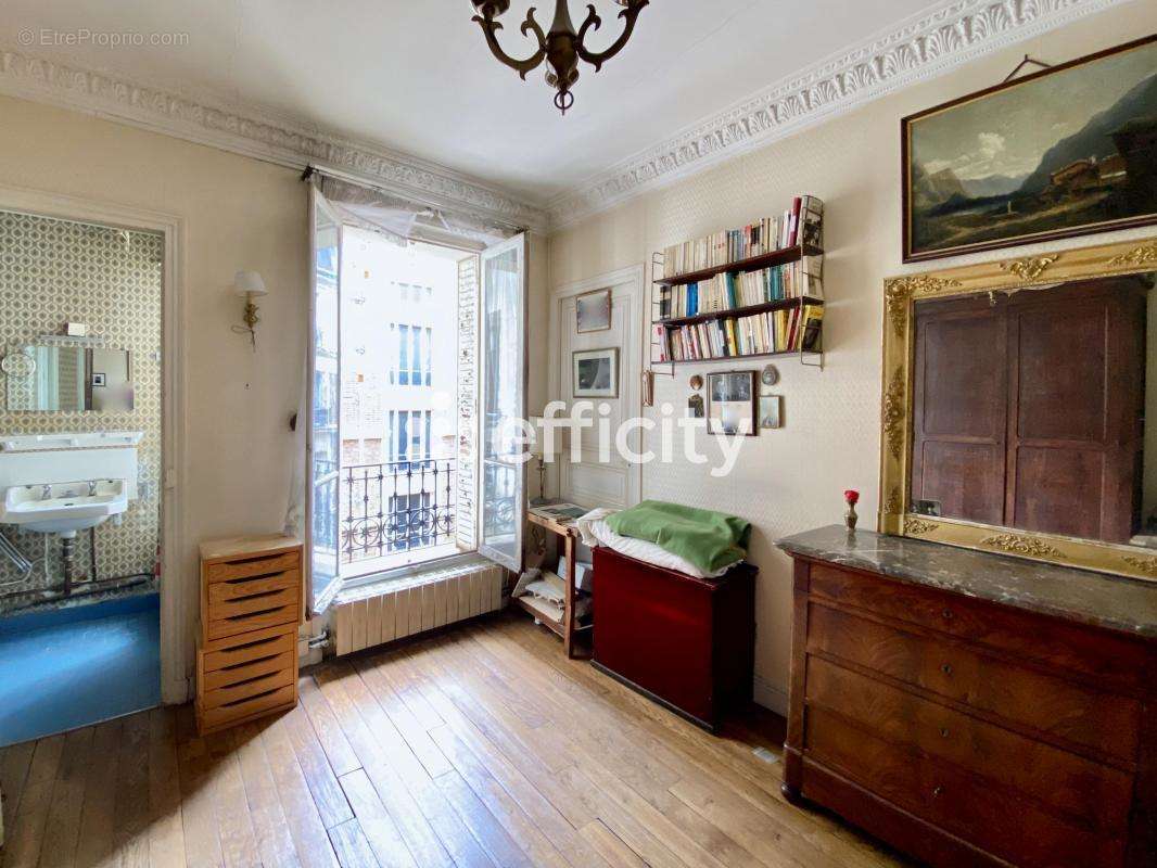 Appartement à PARIS-9E