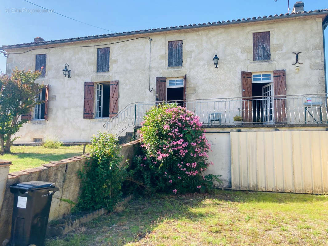 Maison à SAINT-MARTIN-DE-SESCAS