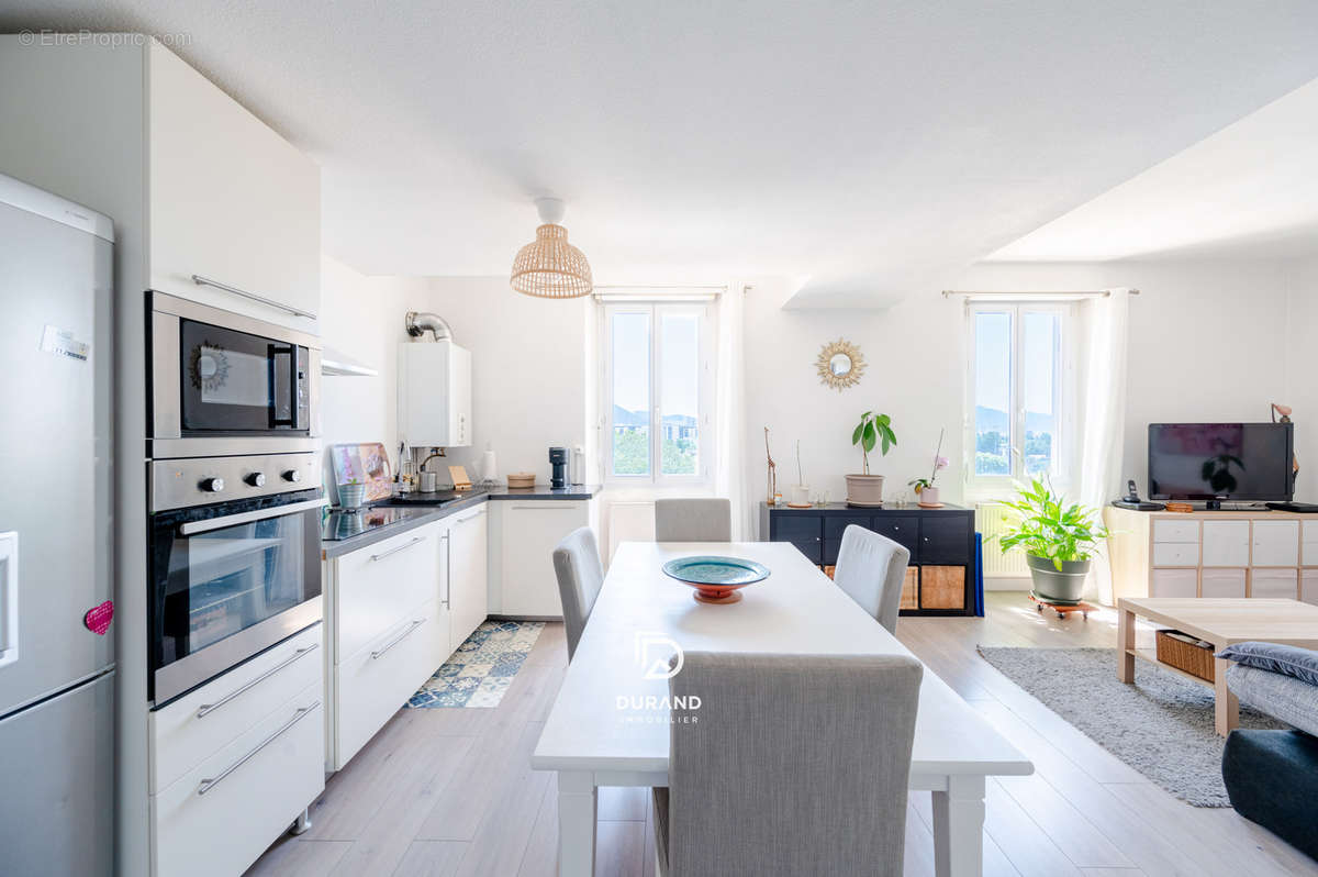 Appartement à MARSEILLE-11E