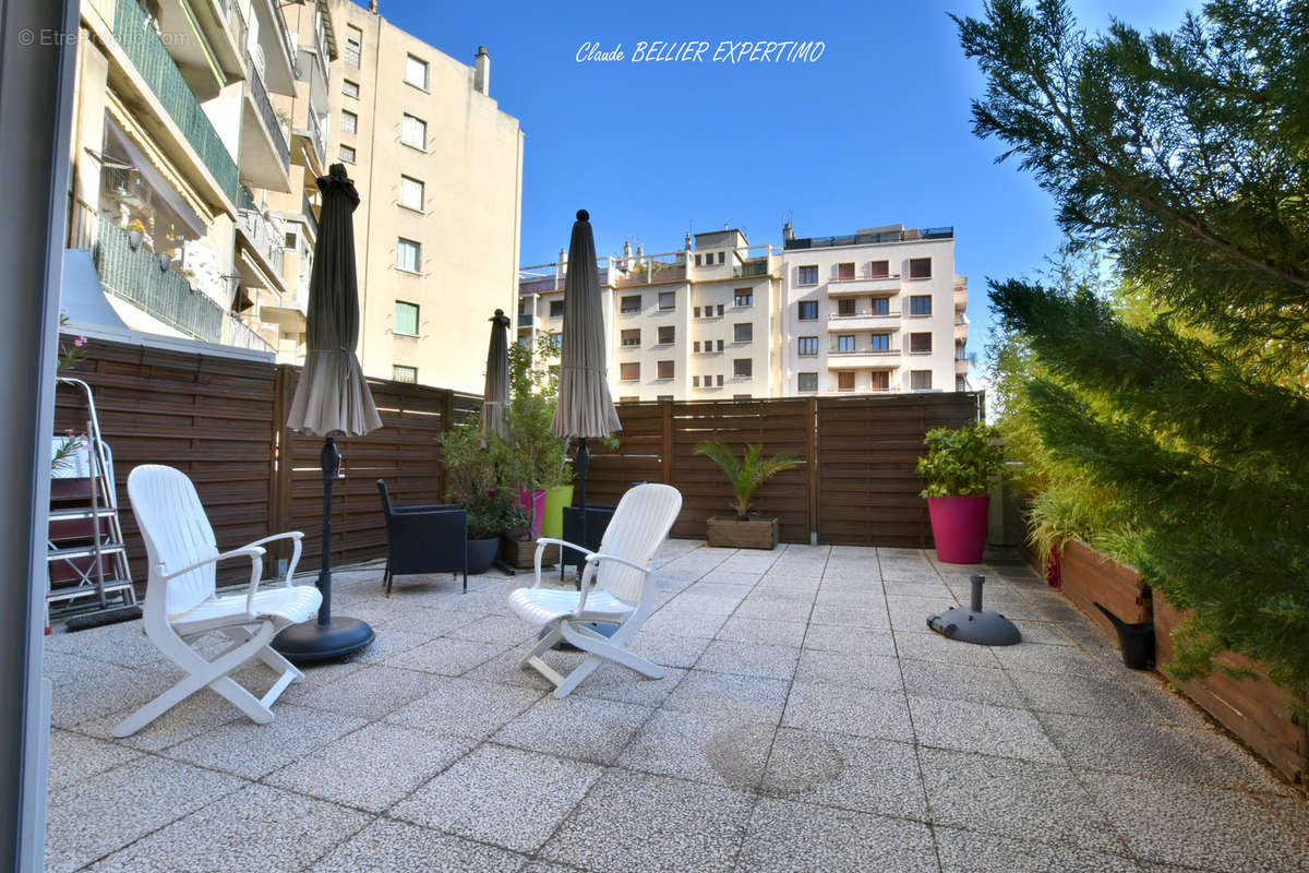 Appartement à MARSEILLE-4E