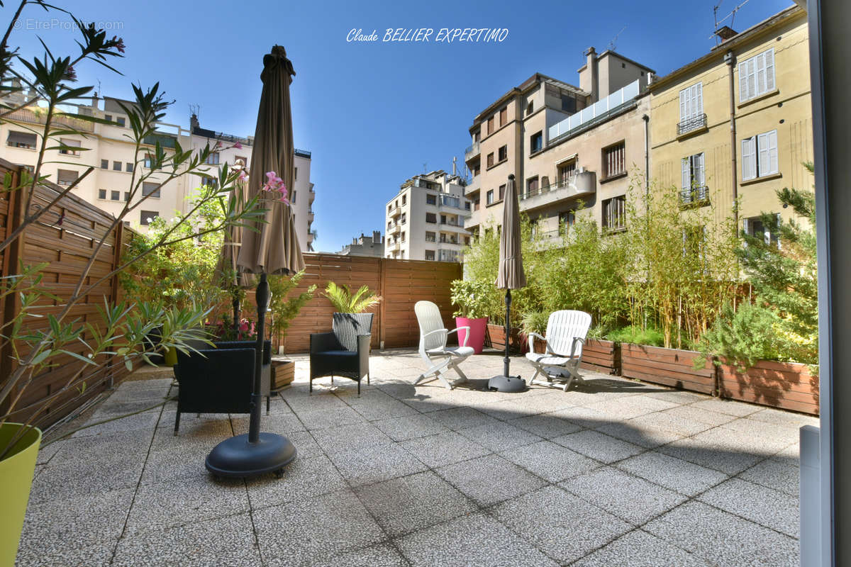 Appartement à MARSEILLE-4E