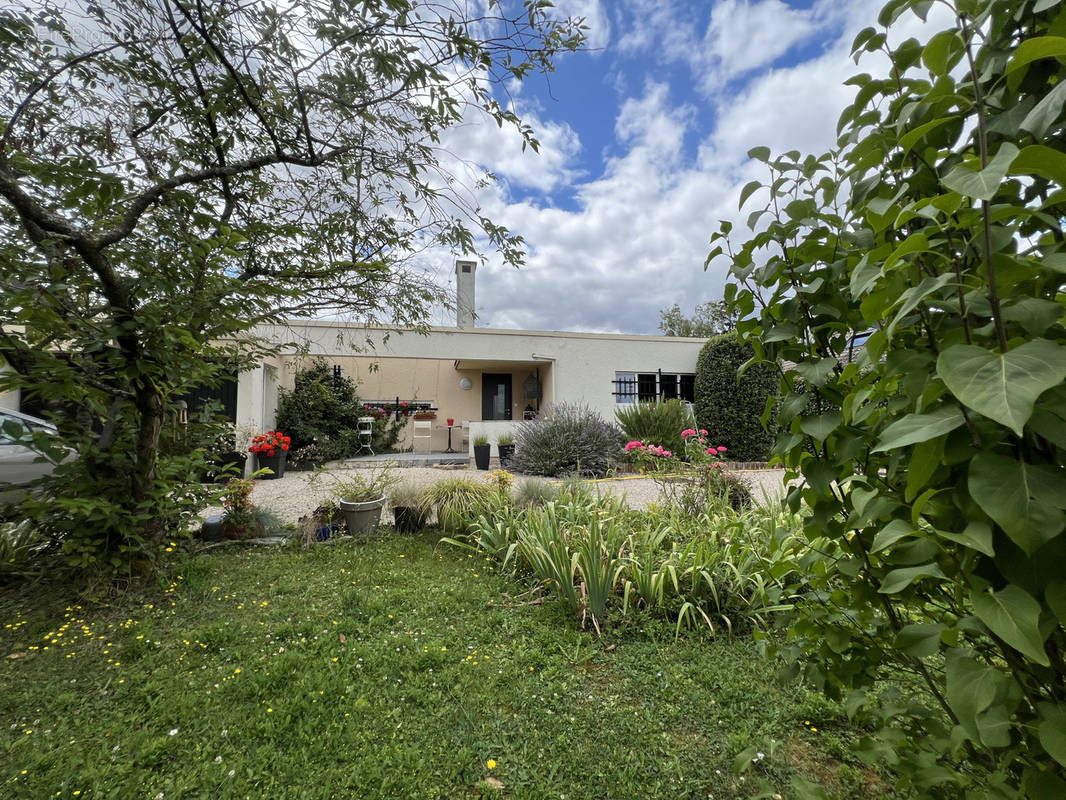 Maison à VAUX-LE-PENIL