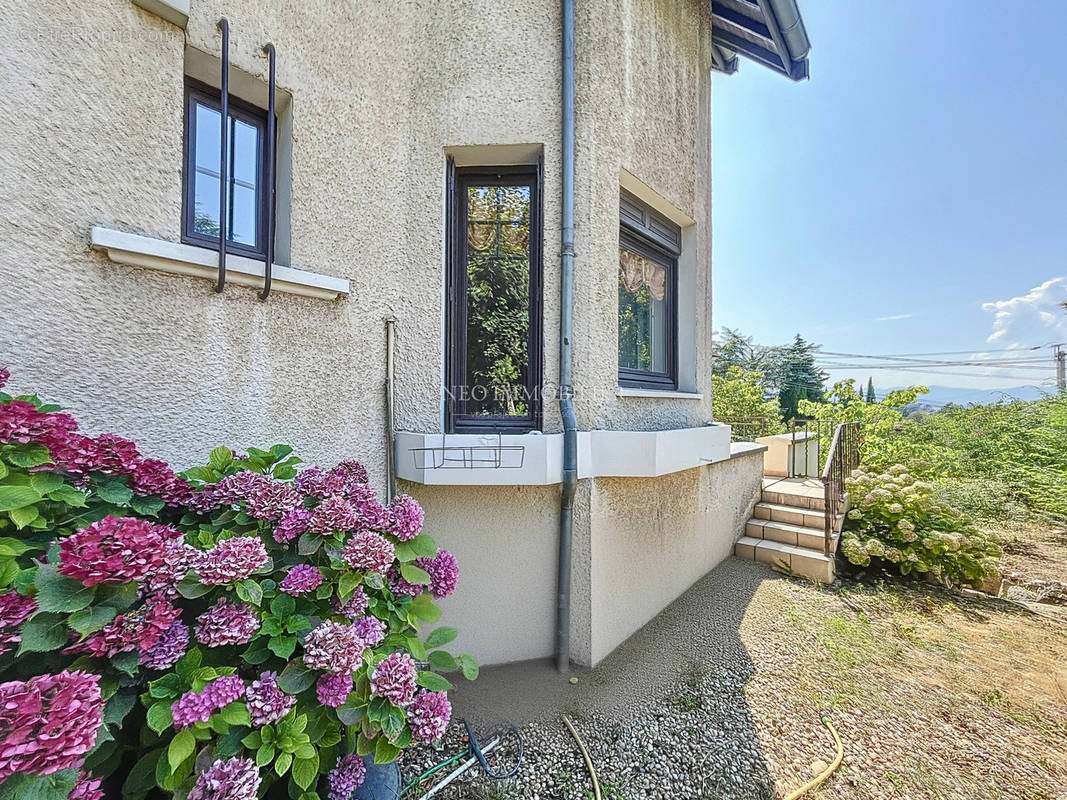 Maison à SAINTE-FOY-LES-LYON