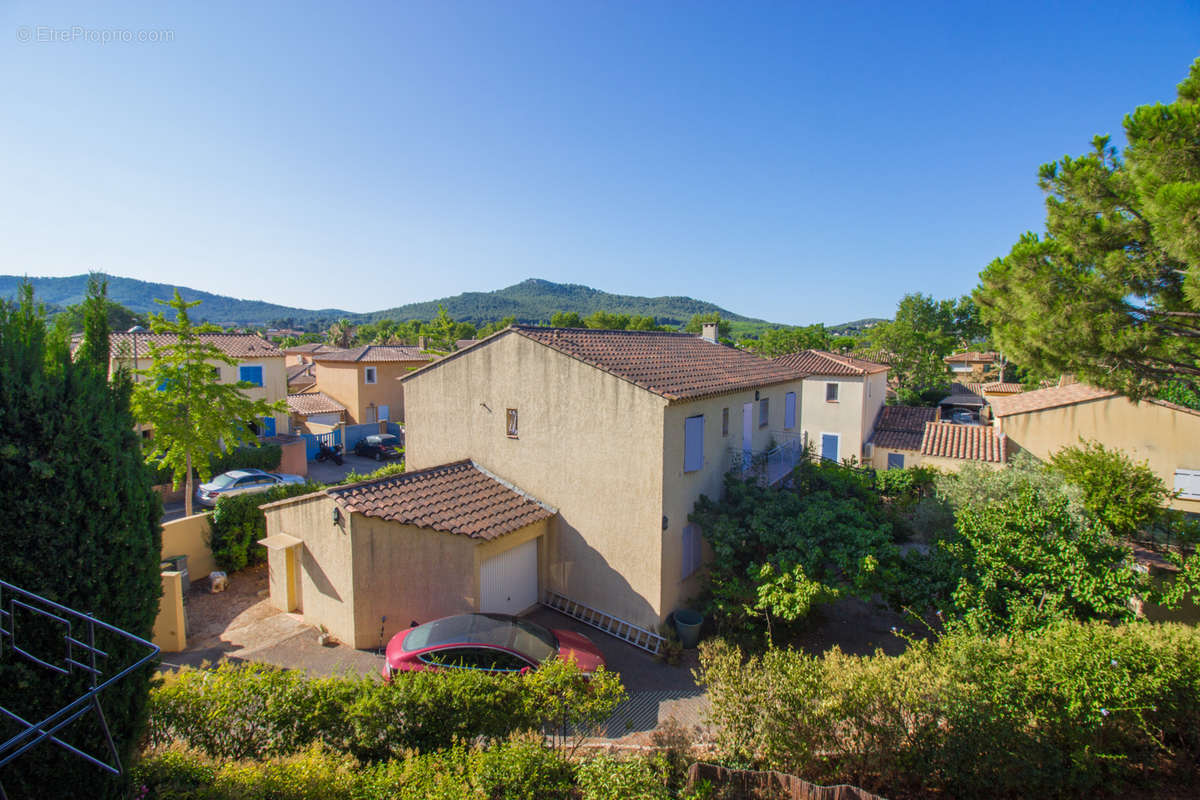 Appartement à SAINT-CYR-SUR-MER