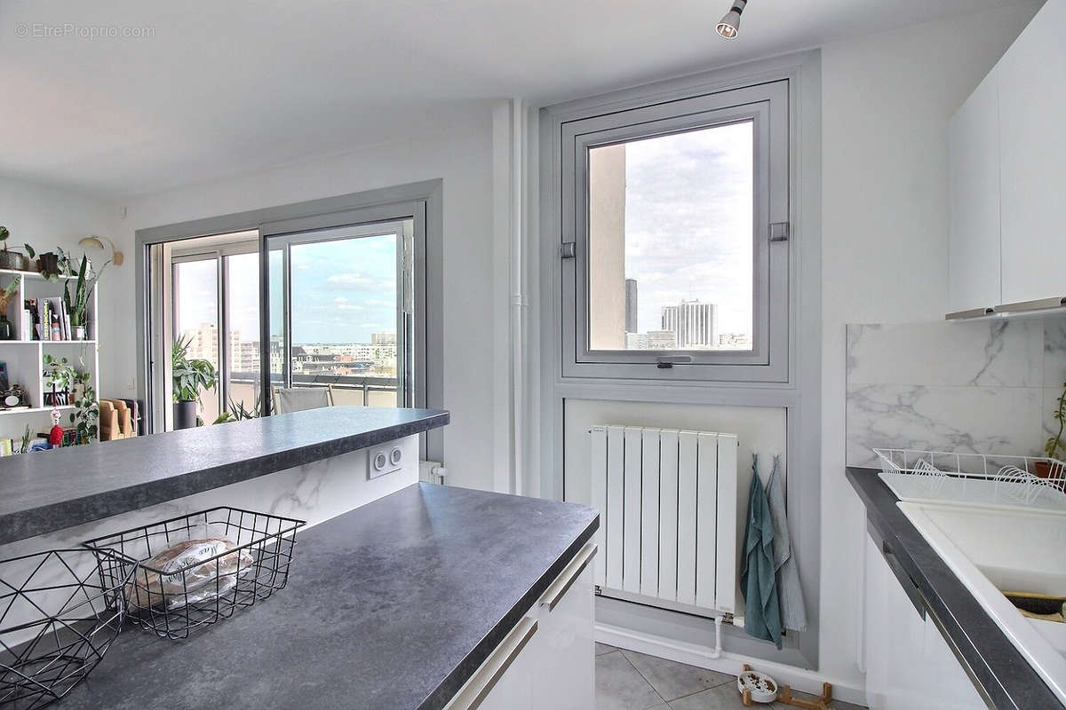 Appartement à PARIS-14E