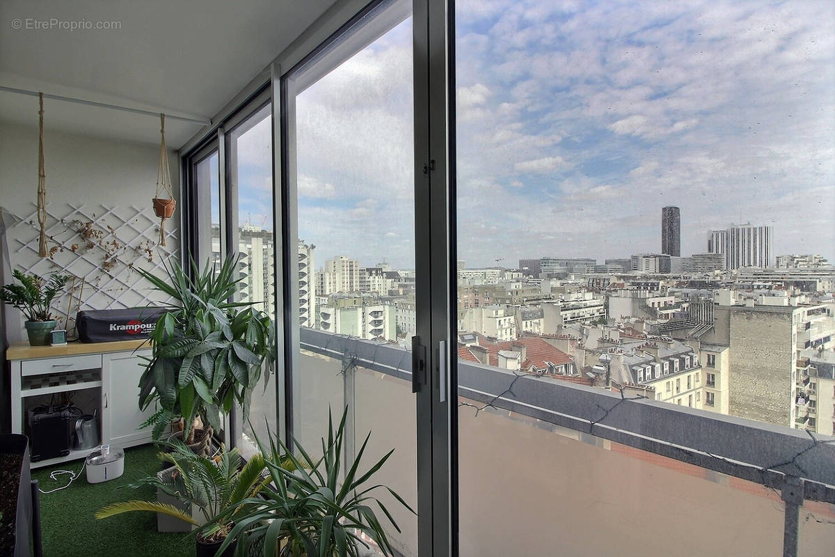 Appartement à PARIS-14E