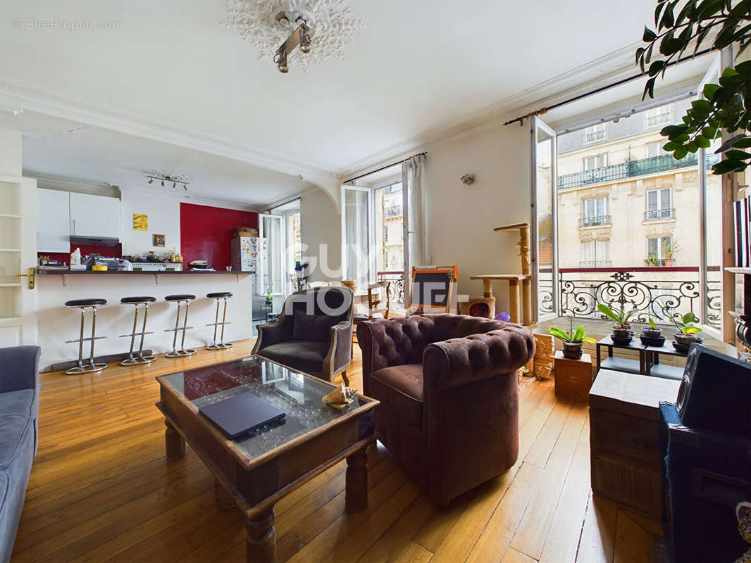 Appartement à PARIS-10E