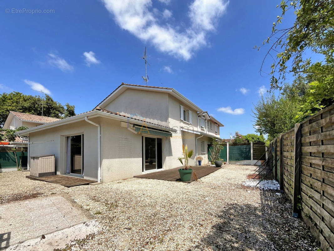 Vue Jardin - Maison à ARES