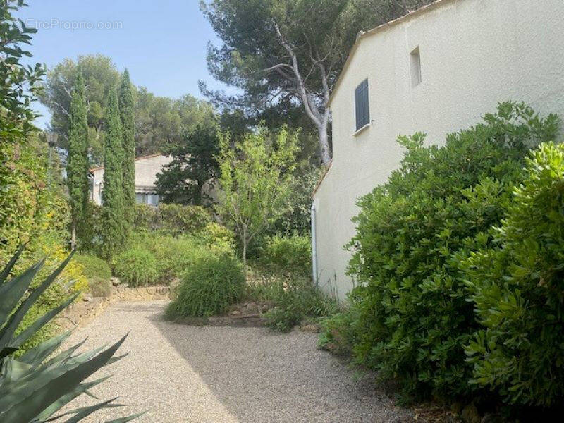 Photo 1 - Maison à SALON-DE-PROVENCE