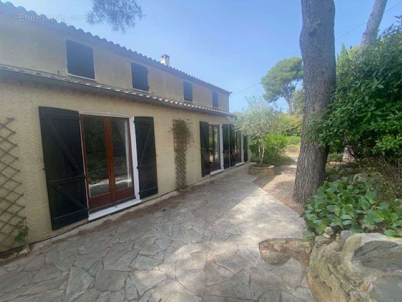 Photo 2 - Maison à SALON-DE-PROVENCE