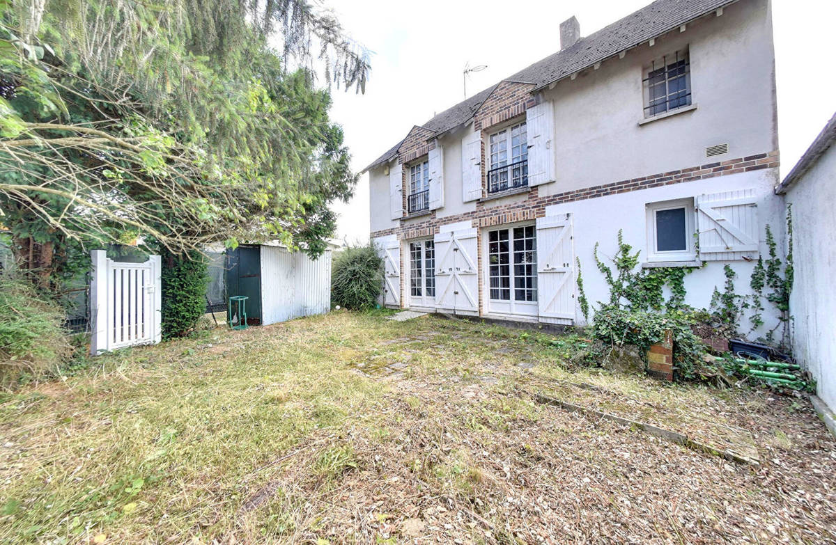 Maison à OZOIR-LA-FERRIERE