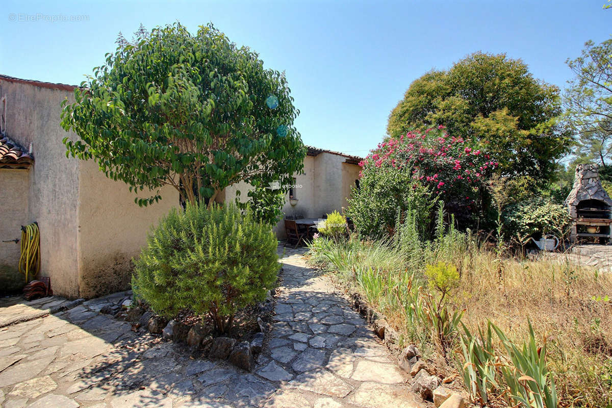 Maison à MOUGINS