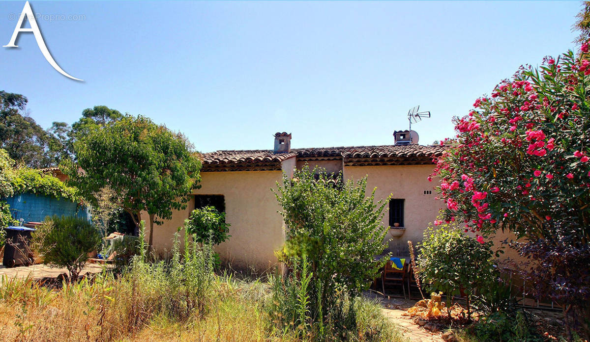 Maison à MOUGINS