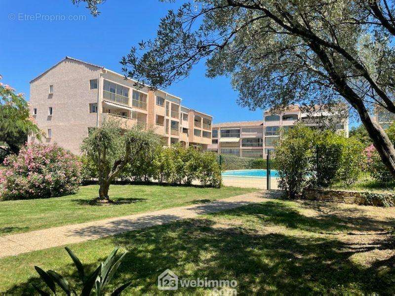 Résidence sécurisée avec Piscine et Parc Paysager - Appartement à SAINTE-MAXIME