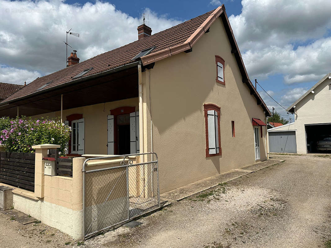 Maison à SAINT-GERMAIN-DU-BOIS