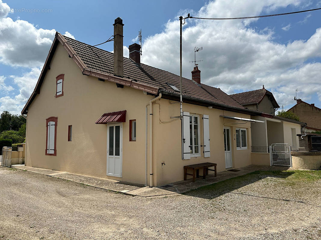 Maison à SAINT-GERMAIN-DU-BOIS