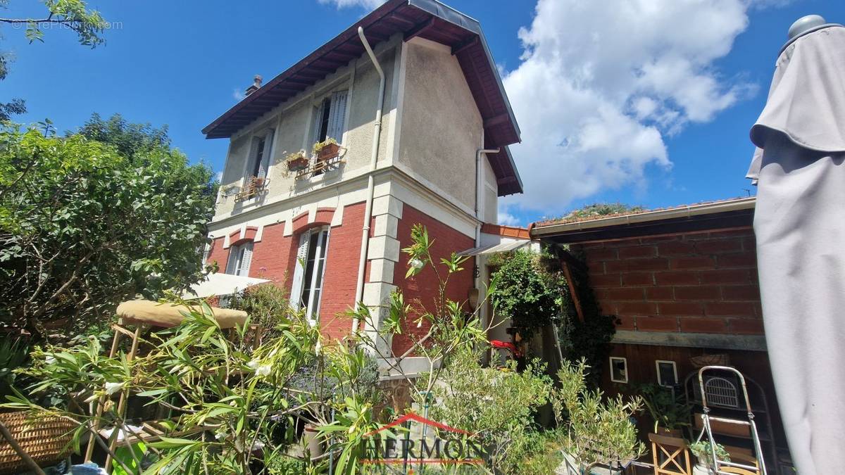 Maison à ASNIERES-SUR-SEINE